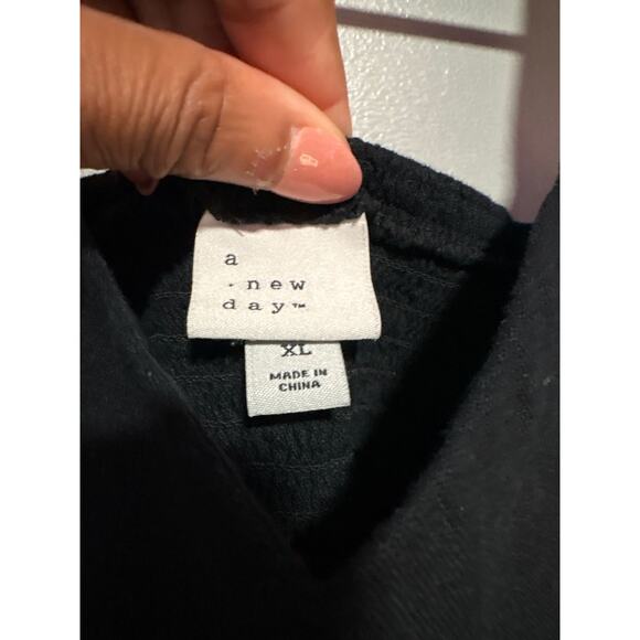 A New Day Black Cropped Tank Top Smocked Back Bralette Style XL - Picture 3 of 3